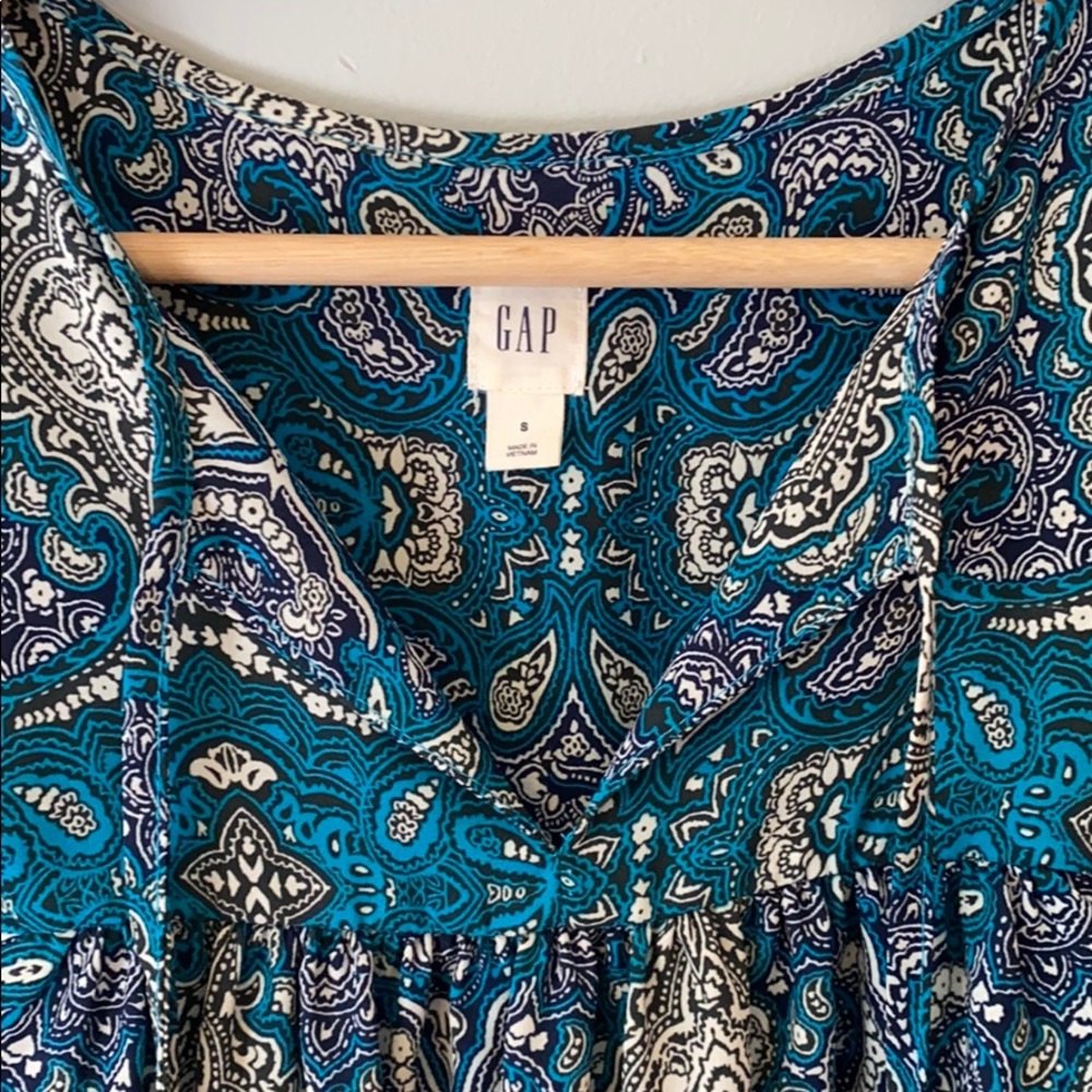 GAP Blouse - Picture 2 of 3